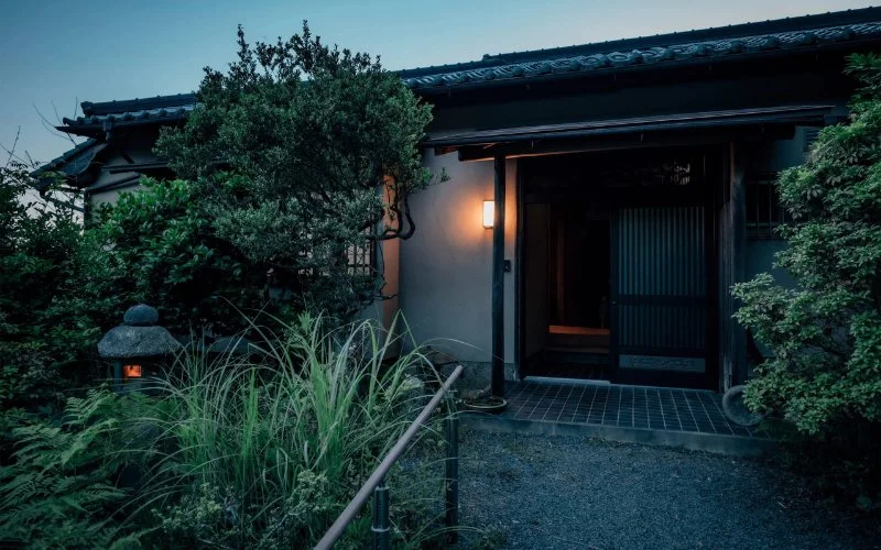 Nhà Nhật Kyoto House – Trà đạo và nghệ thuật gốm sứ Ukraine