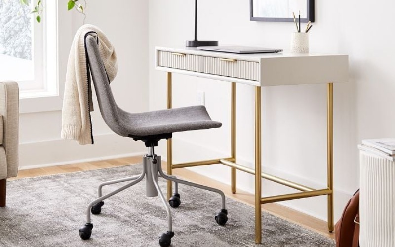 sắp xếp bàn làm việc mini