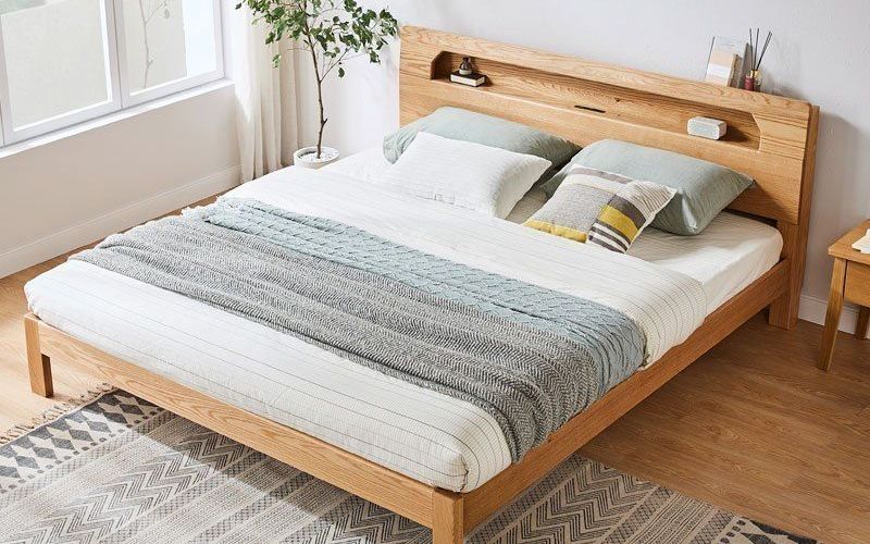 Giường gỗ sồi tự nhiên màu sáng