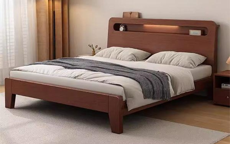 Giường ngủ đơn giản bằng gỗ tự nhiên