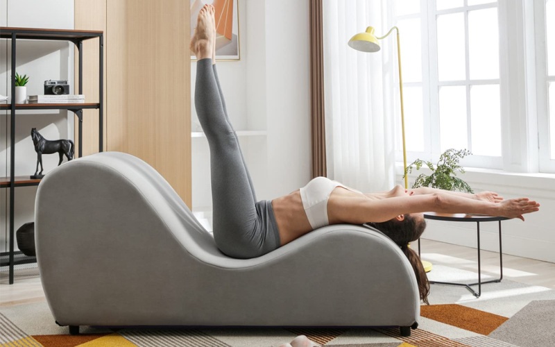 tập yoga trên ghế tantra